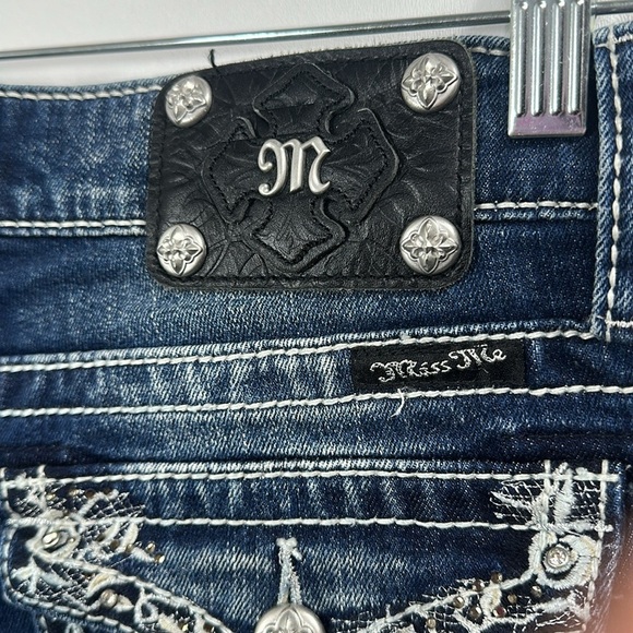 Miss Me  Woman’s Boot Cut jeans Dark Wash size 28 - Picture 9 of 14